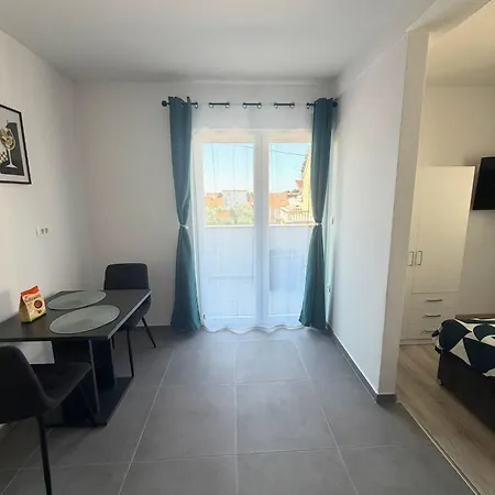 Appartamento Lukrecija Vodice